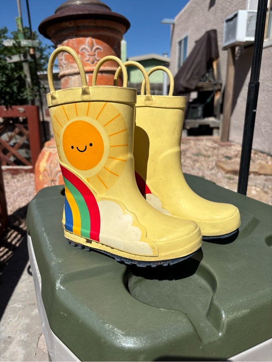 Cat & Jack Other - Cat & Jack Yellow Rain Boots with Sun & Rainbow Design Size 8